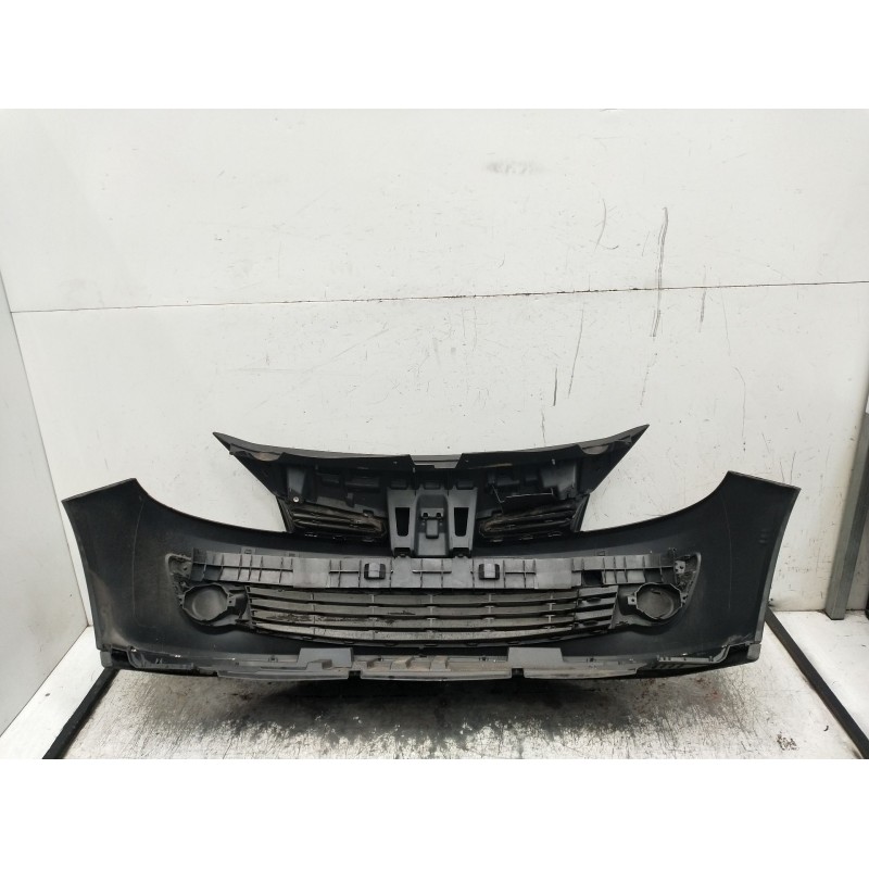 Recambio de paragolpes delantero para renault clio iii (br0/1, cr0/1) 1.2 16v (br02, br0j, br11, cr02, cr0j, cr11) referencia OE