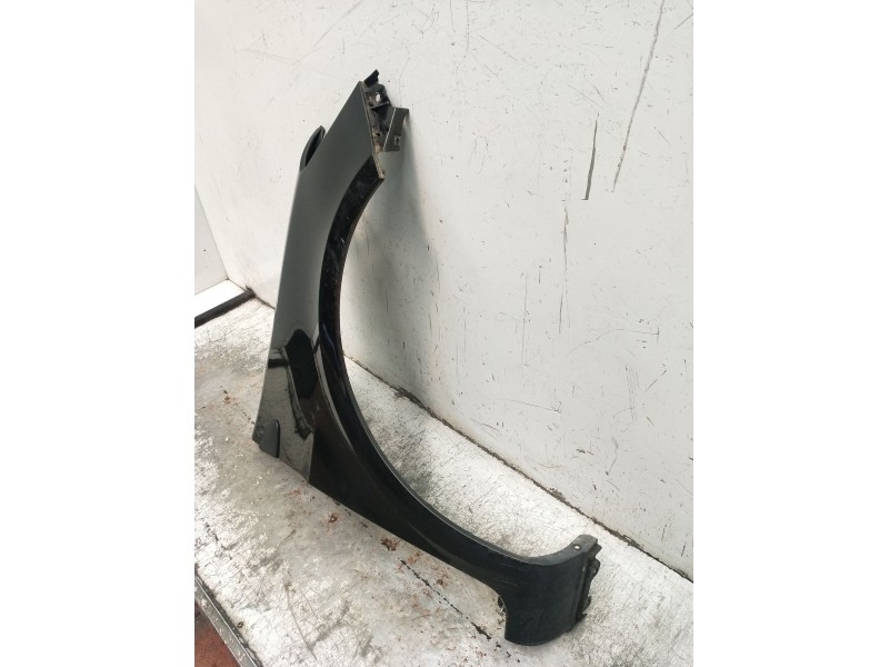 Recambio de aleta delantera derecha para renault clio iii (br0/1, cr0/1) 1.2 16v (br02, br0j, br11, cr02, cr0j, cr11) referencia