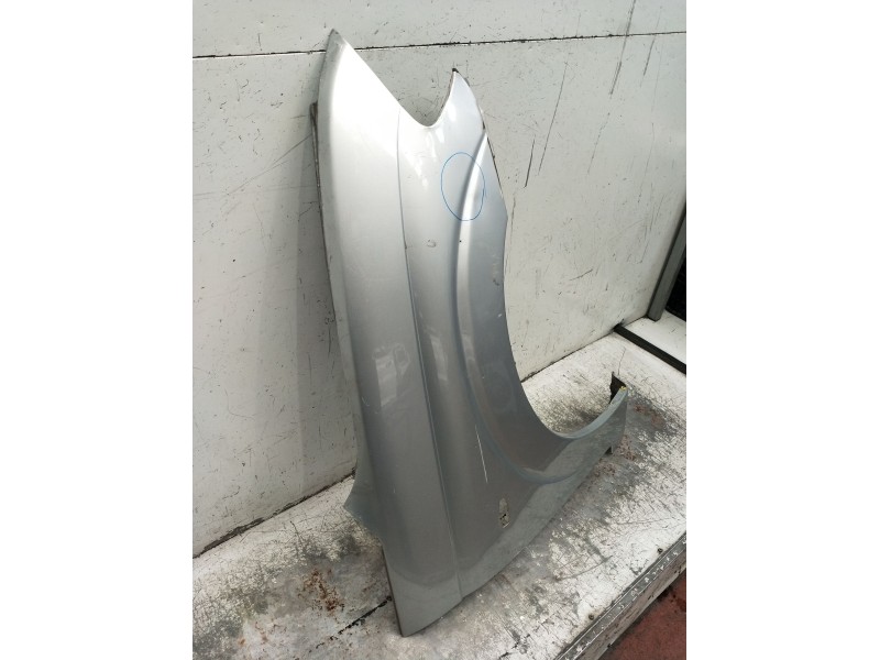 Recambio de aleta delantera derecha para ssangyong rodius i 2.7 xdi referencia OEM IAM  VER FOTOS 2005