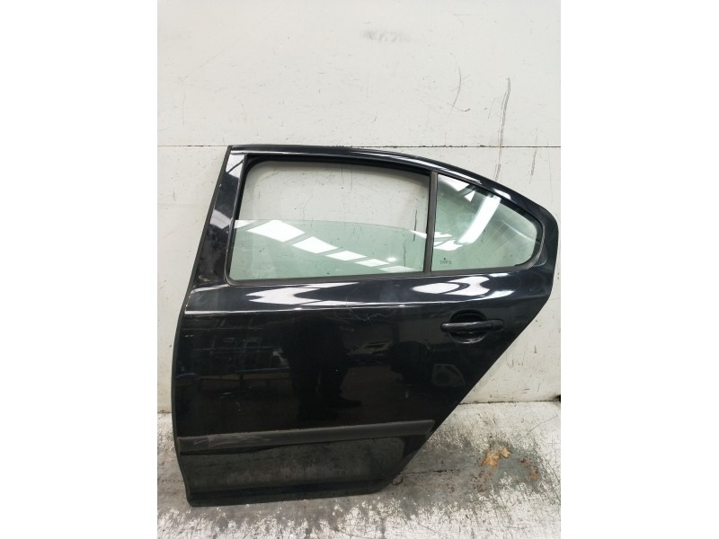Recambio de puerta trasera izquierda para skoda octavia ii (1z3) 1.9 tdi referencia OEM IAM  5P 2004