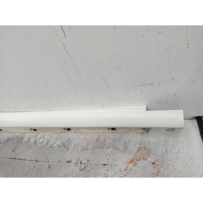 Recambio de faldon lateral para mercedes-benz clase m (w166) ml 400 4-matic (166.056) referencia OEM IAM A1666980854 DERECHO 