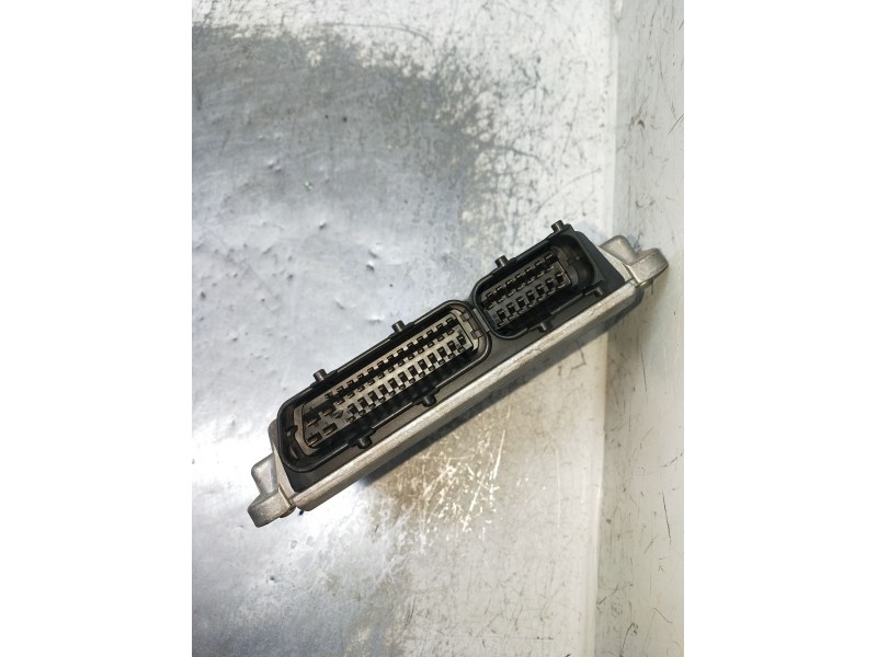 Recambio de centralita motor uce para volkswagen passat b3/b4 (3a2, 35i) 1.9 tdi referencia OEM IAM 0281001720 038906018 28SA366