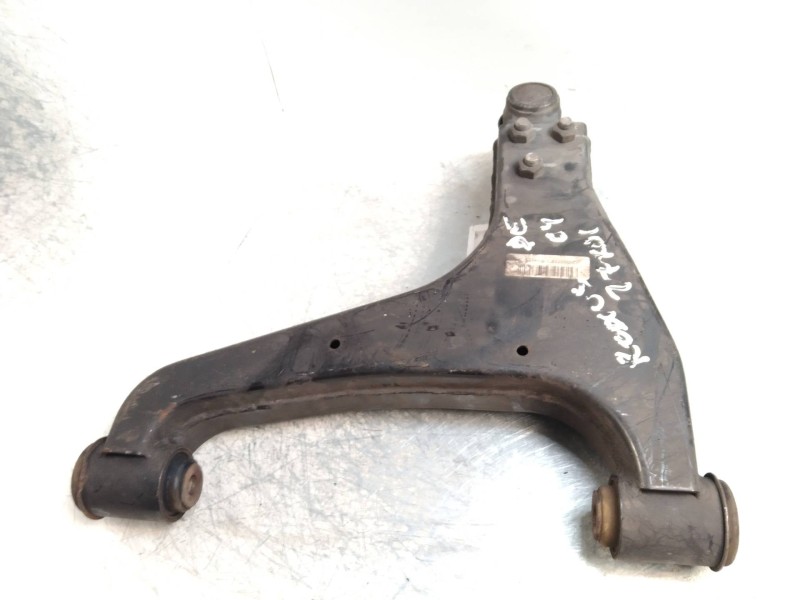Recambio de brazo suspension inferior delantero derecho para ssangyong rodius 2.7 turbodiesel cat referencia OEM IAM   