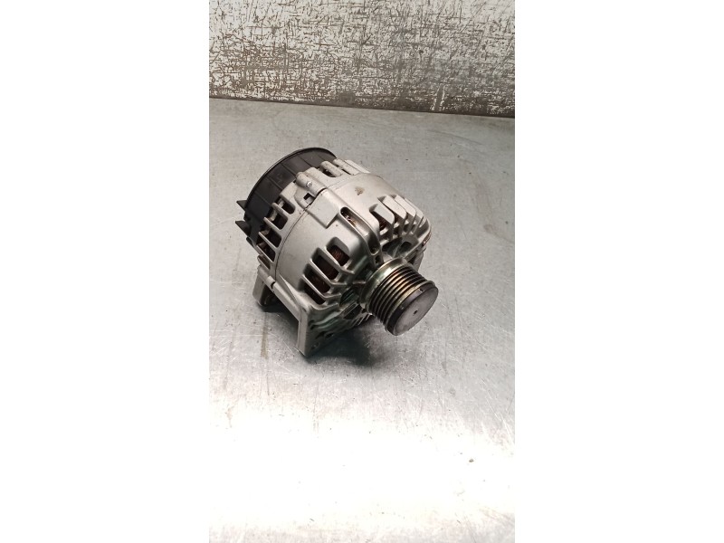 Recambio de alternador para renault scénic iii (jz0/1_) 1.5 dci referencia OEM IAM 231000026R TG15C146 09