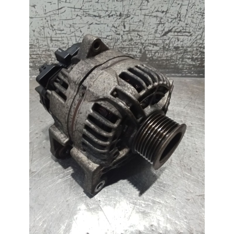Recambio de alternador para renault clio iii (br0/1, cr0/1) 1.2 16v (br02, br0j, br11, cr02, cr0j, cr11) referencia OEM IAM   
