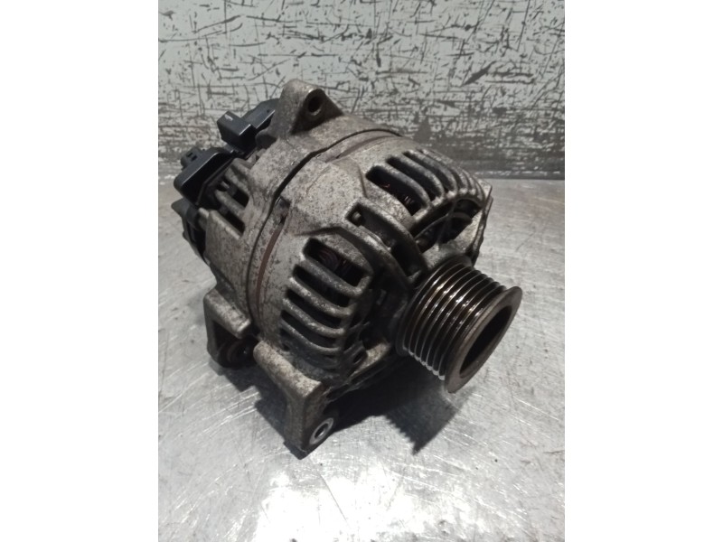Recambio de alternador para renault clio iii (br0/1, cr0/1) 1.2 16v (br02, br0j, br11, cr02, cr0j, cr11) referencia OEM IAM   