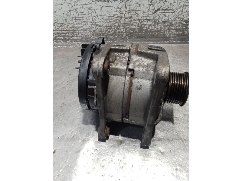 Recambio de alternador para renault clio iii (br0/1, cr0/1) 1.2 16v (br02, br0j, br11, cr02, cr0j, cr11) referencia OEM IAM   