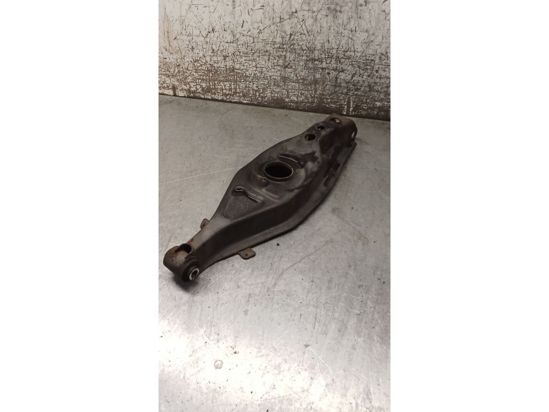 Recambio de brazo suspension inferior trasero derecho para mercedes-benz clase c (w203) c 270 cdi (203.016) referencia OEM IAM  