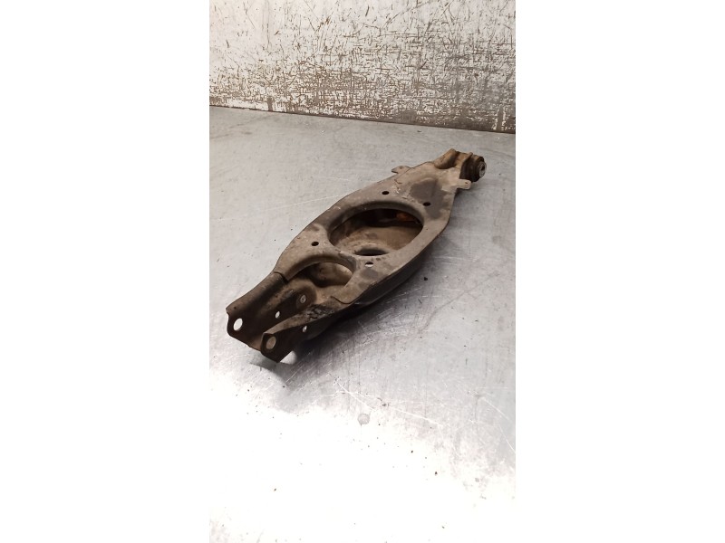 Recambio de brazo suspension inferior trasero derecho para mercedes-benz clase c (w203) c 270 cdi (203.016) referencia OEM IAM  