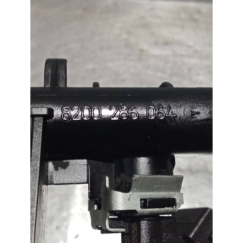 Recambio de rampa inyectora para renault clio iii (br0/1, cr0/1) 1.2 16v (br02, br0j, br11, cr02, cr0j, cr11) referencia OEM IAM