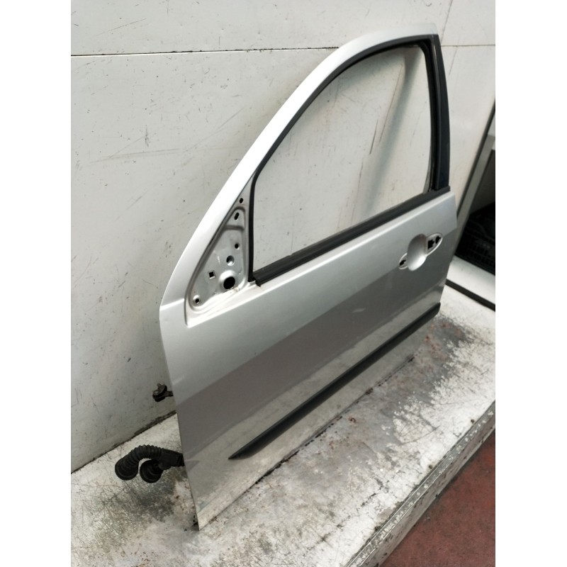 Recambio de puerta delantera izquierda para ford focus i sedán (dfw) 1.8 turbo di / tddi referencia OEM IAM   