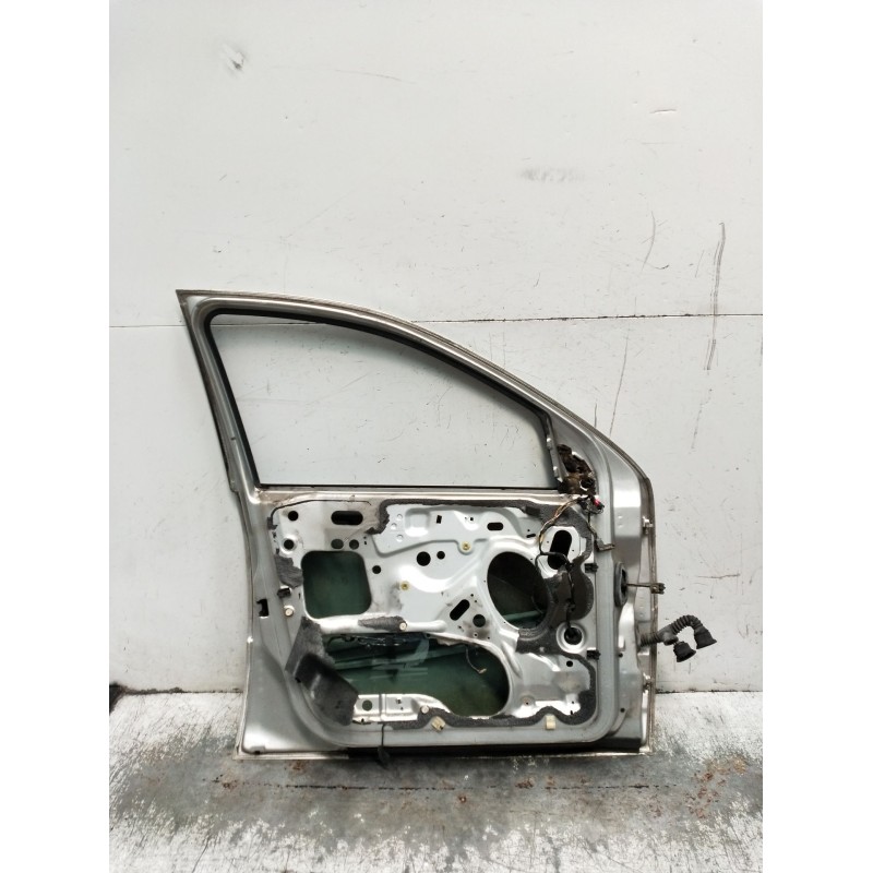 Recambio de puerta delantera izquierda para ford focus i sedán (dfw) 1.8 turbo di / tddi referencia OEM IAM   
