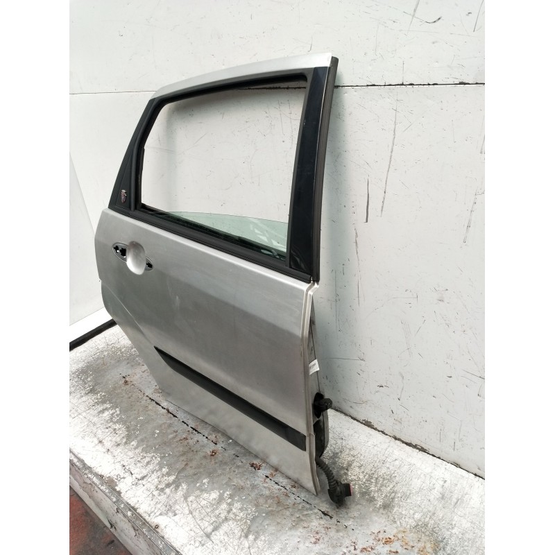 Recambio de puerta trasera derecha para ford focus i sedán (dfw) 1.8 turbo di / tddi referencia OEM IAM   
