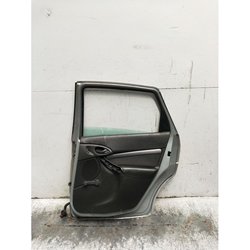 Recambio de puerta trasera derecha para ford focus i sedán (dfw) 1.8 turbo di / tddi referencia OEM IAM   