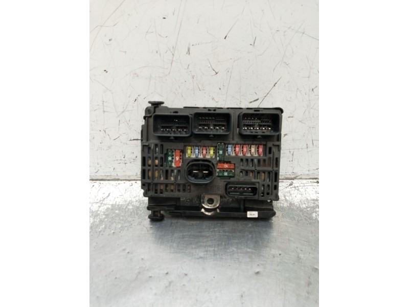 Recambio de caja reles / fusibles para peugeot 307 (3a/c) 2.0 hdi 135 referencia OEM IAM S1189830040 BSML0400 