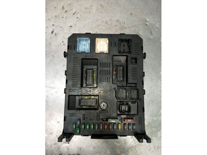Recambio de caja reles / fusibles para peugeot 307 (3a/c) 2.0 hdi 135 referencia OEM IAM BSI2004H05  