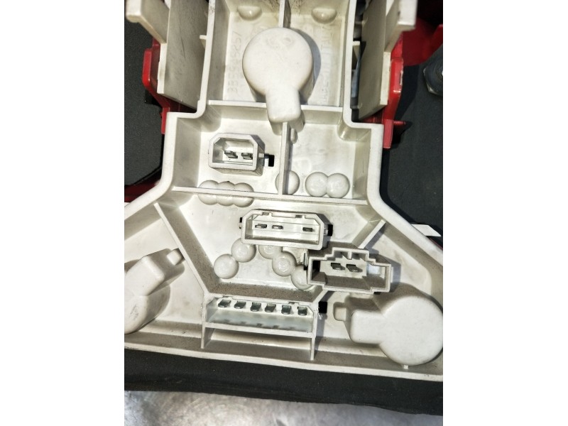 Recambio de piloto trasero derecho para volkswagen passat b3/b4 (3a2, 35i) 1.9 tdi referencia OEM IAM   1997