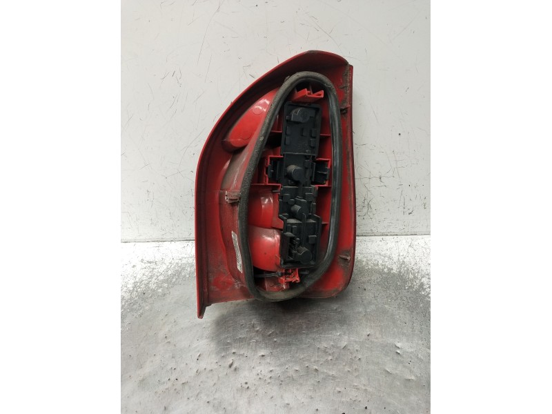 Recambio de piloto trasero izquierdo para citroën xsara picasso (n68) 2.0 hdi referencia OEM IAM 9650005880 89032867 