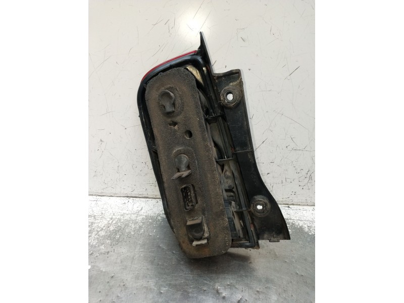 Recambio de piloto trasero derecho para nissan micra iii (k12) 1.2 16v referencia OEM IAM   