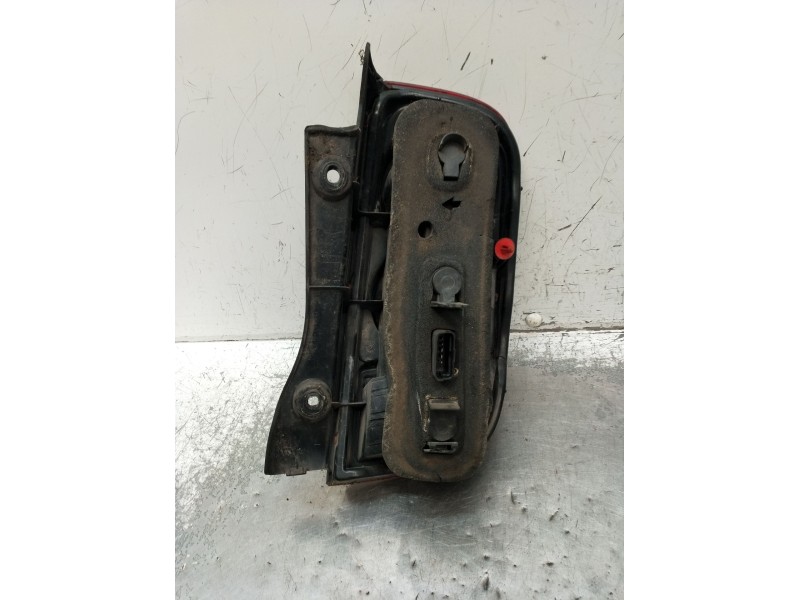 Recambio de piloto trasero izquierdo para nissan micra iii (k12) 1.2 16v referencia OEM IAM   