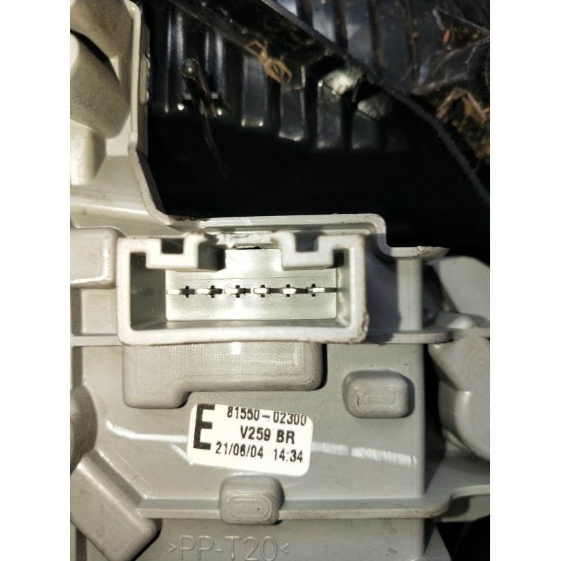 Recambio de piloto trasero izquierdo para toyota corolla (_e12_) 1.6 vvt-i (zze121_) referencia OEM IAM 8155002300  2004