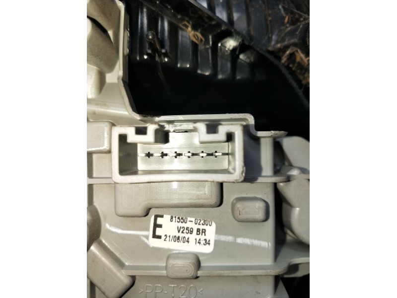 Recambio de piloto trasero izquierdo para toyota corolla (_e12_) 1.6 vvt-i (zze121_) referencia OEM IAM 8155002300  2004