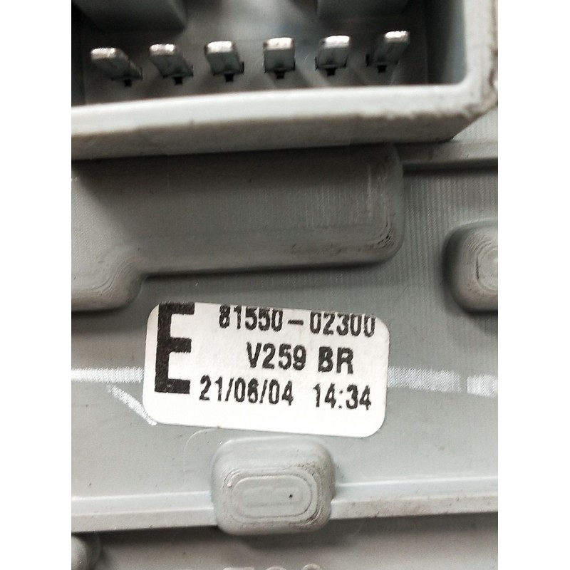 Recambio de piloto trasero izquierdo para toyota corolla (_e12_) 1.6 vvt-i (zze121_) referencia OEM IAM 8155002300  2004
