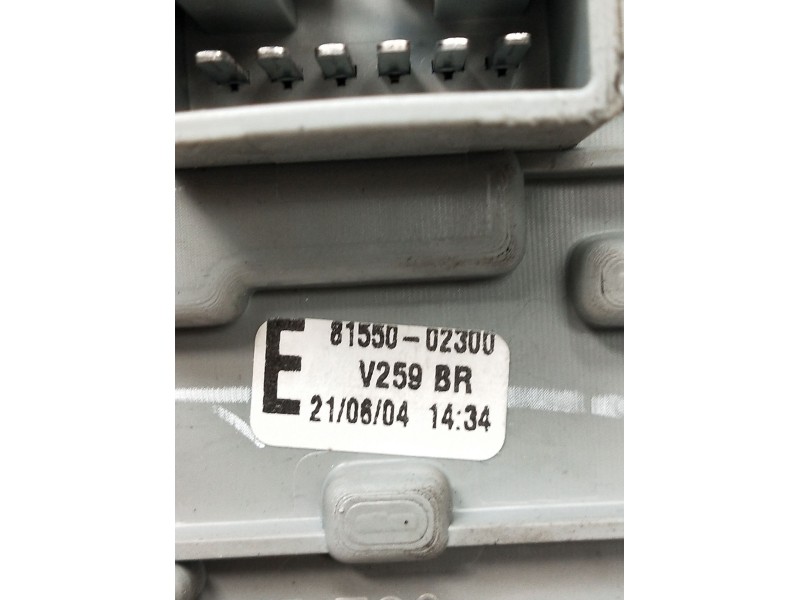 Recambio de piloto trasero izquierdo para toyota corolla (_e12_) 1.6 vvt-i (zze121_) referencia OEM IAM 8155002300  2004