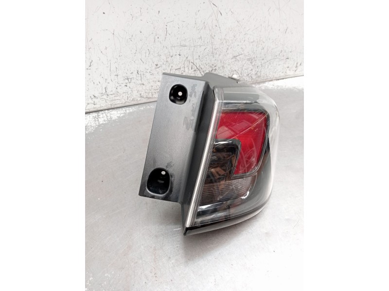 Recambio de piloto trasero derecho para opel crossland x / crossland (p17, p2qo) 1.2 (75) referencia OEM IAM 2SD2237  2021