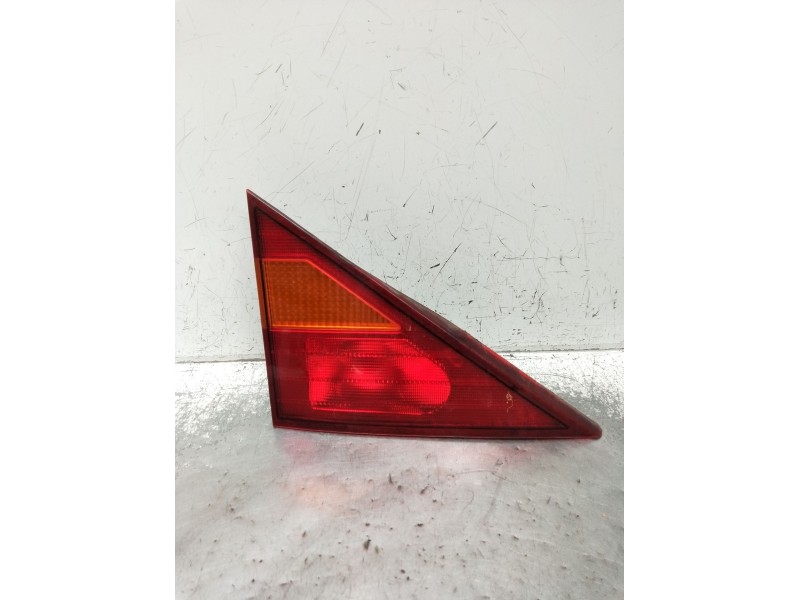 Recambio de piloto trasero izquierdo interior para ssangyong rodius i 2.7 xdi referencia OEM IAM   2005