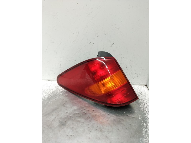 Recambio de piloto trasero izquierdo para ssangyong rodius i 2.7 xdi referencia OEM IAM   2005
