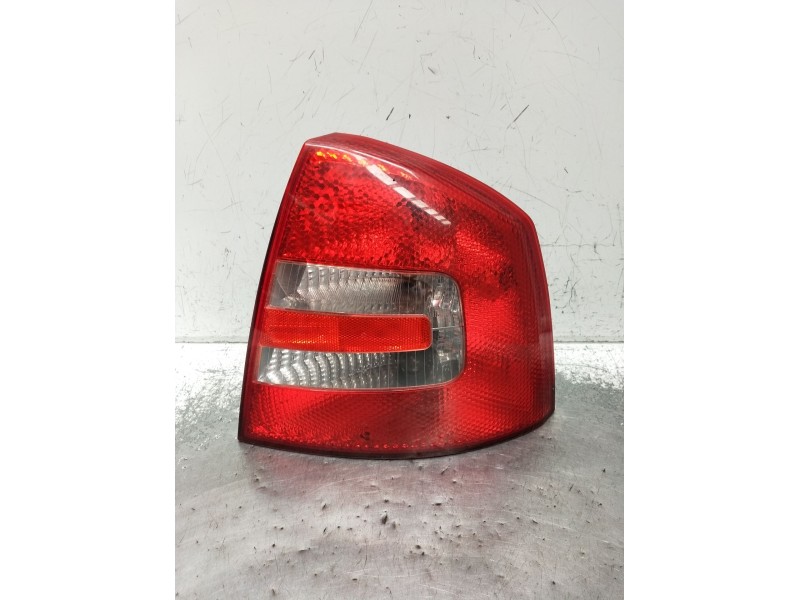Recambio de piloto trasero derecho para skoda octavia ii (1z3) 1.9 tdi referencia OEM IAM   2004