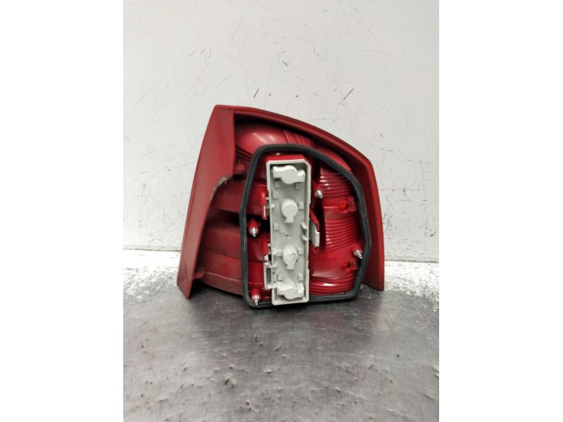 Recambio de piloto trasero izquierdo para skoda octavia ii (1z3) 1.9 tdi referencia OEM IAM   2004