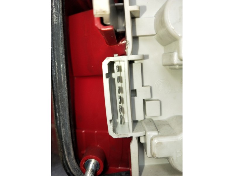 Recambio de piloto trasero izquierdo para skoda octavia ii (1z3) 1.9 tdi referencia OEM IAM   2004