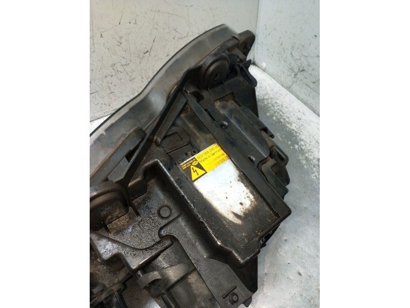 Recambio de faro derecho para bmw x5 (e53) 3.0 d referencia OEM IAM 5DV00829000 XENON 2003