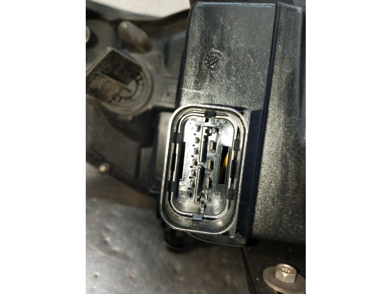 Recambio de faro izquierdo para bmw x5 (e53) 3.0 d referencia OEM IAM 5DV00829000 XENON 2003