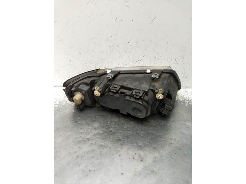 Recambio de faro izquierdo para audi a3 (8l1) 1.6 referencia OEM IAM   