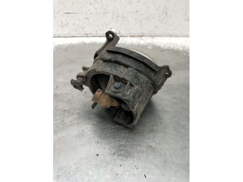 Recambio de faro antiniebla izquierdo para ssangyong rodius i 2.7 xdi referencia OEM IAM   2005