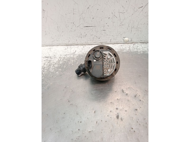 Recambio de bomba agua para mercedes-benz clase c (w206) c 200 d (206.003) referencia OEM IAM A0005003700 22305110675 2021
