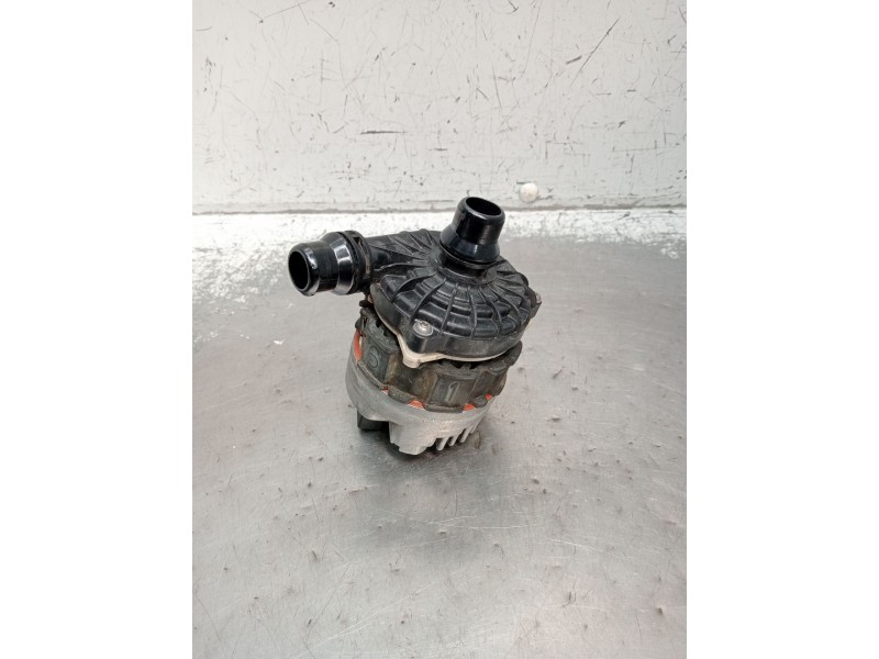 Recambio de bomba agua para mercedes-benz clase c (w206) c 200 d (206.003) referencia OEM IAM A0005003800 22T2500657 A2C13845400