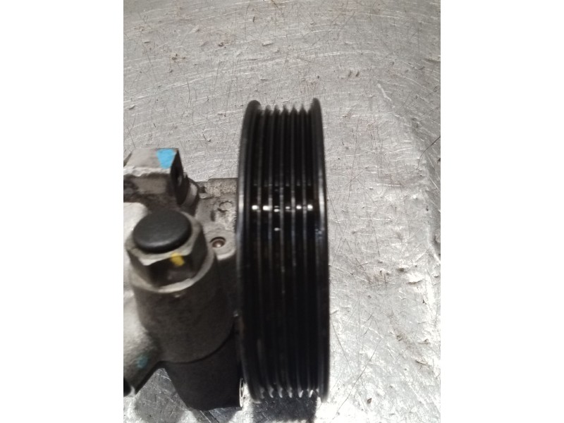 Recambio de bomba direccion para ssangyong rodius i 2.7 xdi referencia OEM IAM   05
