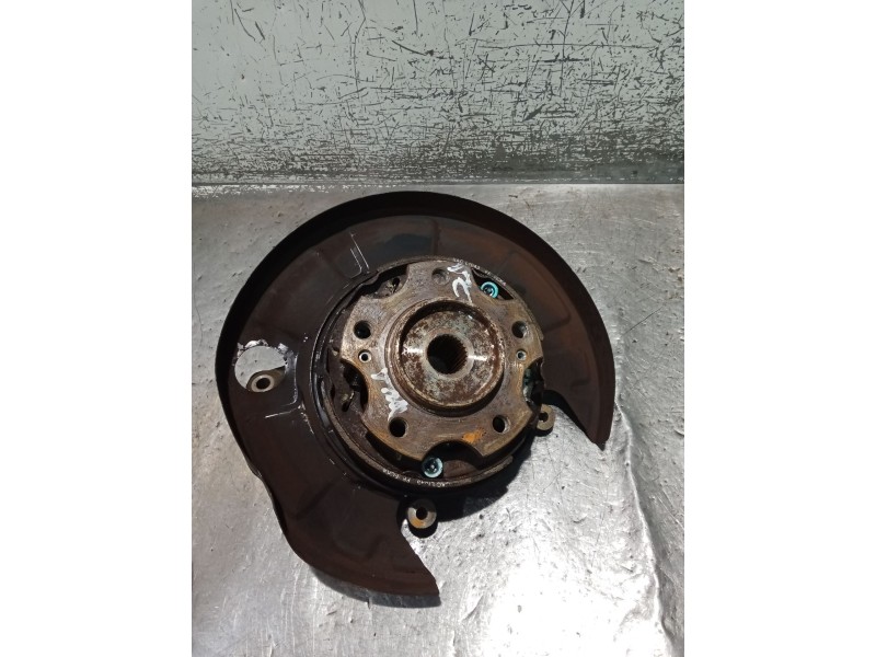 Recambio de mangueta trasera izquierda para ssangyong rodius i 2.7 xdi referencia OEM IAM   05