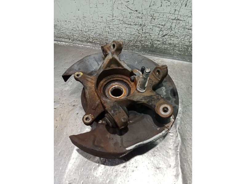 Recambio de mangueta trasera izquierda para ssangyong rodius i 2.7 xdi referencia OEM IAM   05