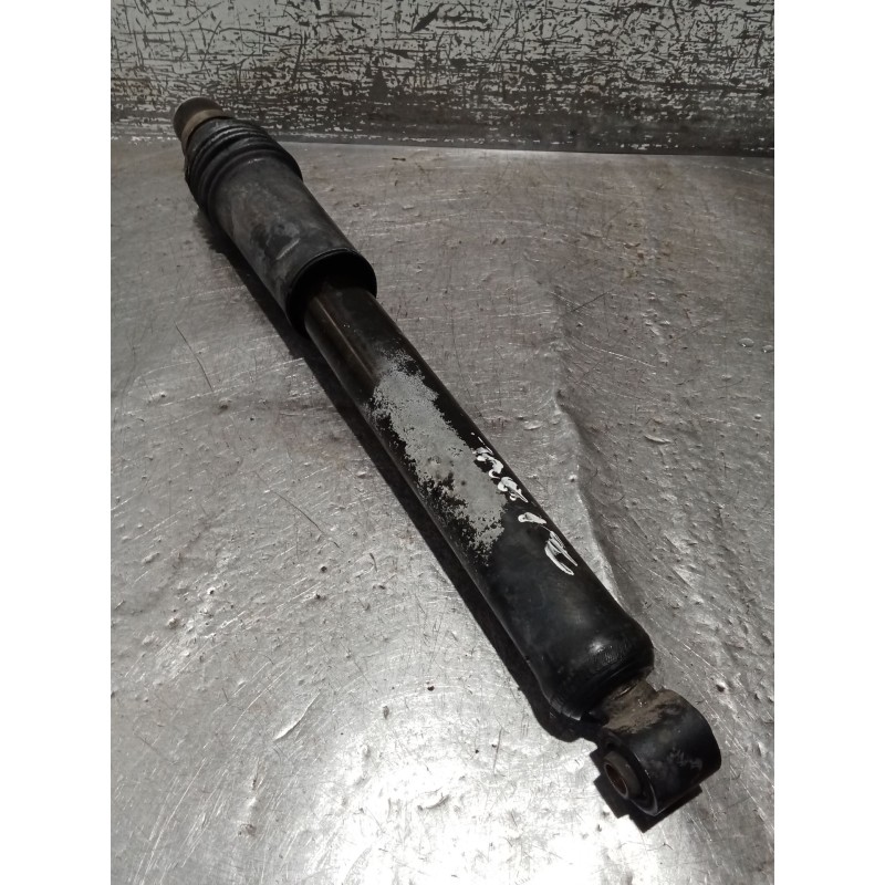 Recambio de amortiguador trasero izquierdo para ssangyong rodius i 2.7 xdi referencia OEM IAM   05