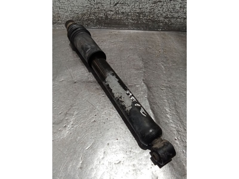 Recambio de amortiguador trasero izquierdo para ssangyong rodius i 2.7 xdi referencia OEM IAM   05