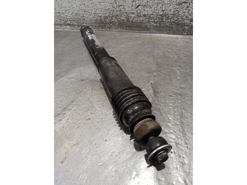Recambio de amortiguador trasero izquierdo para ssangyong rodius i 2.7 xdi referencia OEM IAM   05