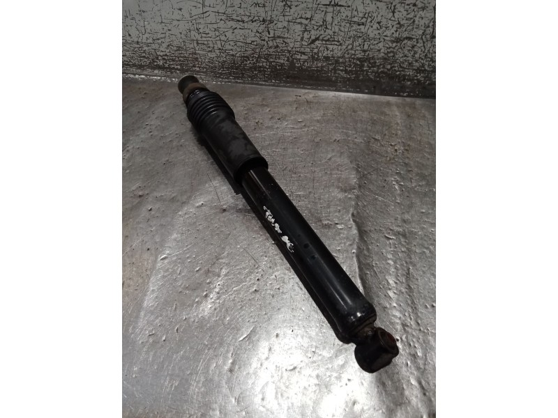 Recambio de amortiguador trasero derecho para ssangyong rodius i 2.7 xdi referencia OEM IAM   05