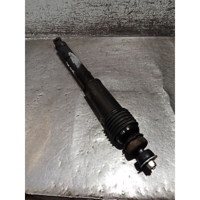 Recambio de amortiguador trasero derecho para ssangyong rodius i 2.7 xdi referencia OEM IAM   05