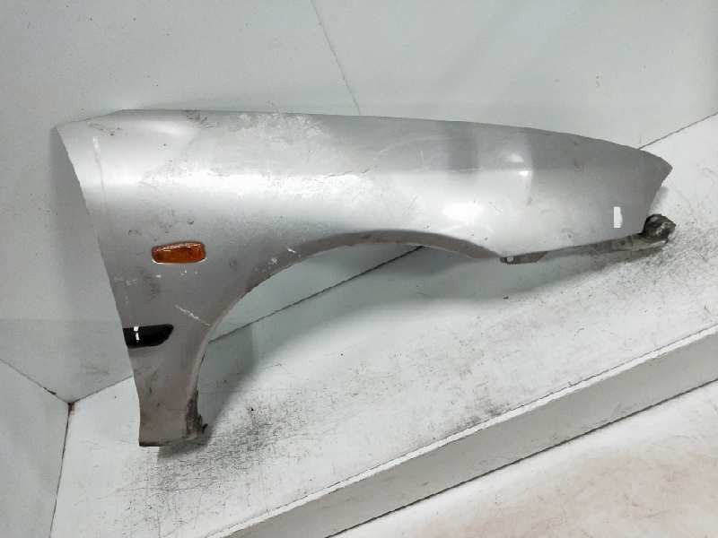 Recambio de aleta delantera derecha para mitsubishi carisma berlina 4 (da0) 1.9 turbodiesel referencia OEM IAM   