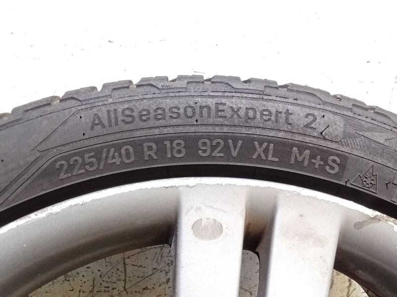 Recambio de juego llantas para seat leon (1p1) 2.0 tdi referencia OEM IAM  225/40 R18 92Y VER FOTOS